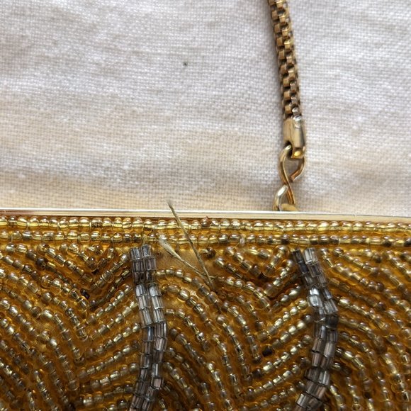 La Regale Vintage 1960s Gold Silver Beaded Clutch Purse - Picture 7 of 16